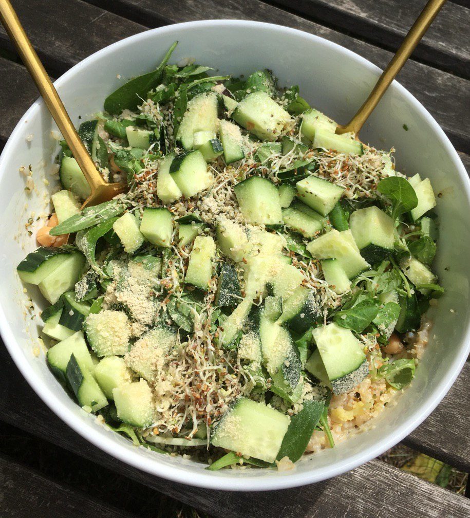 Reissalat mit Kichererbsen und Sprossen | Rice salad with chickpeas and sprouts